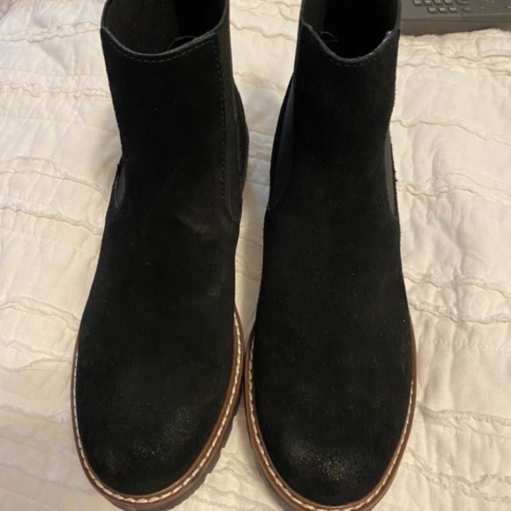 Size 8 Dolce Vita Suede Booties